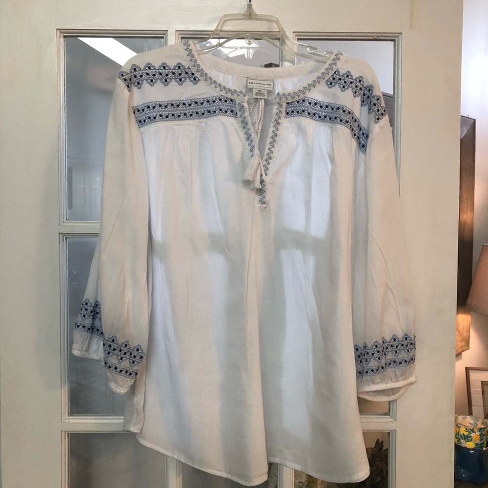 Liz Claiborne White summer shirt